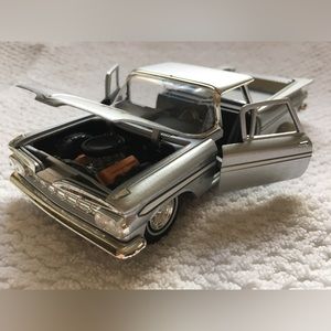 1959 Silver Chevrolet El Camino Diecast 1:32 National Museum Mint Collectors Car